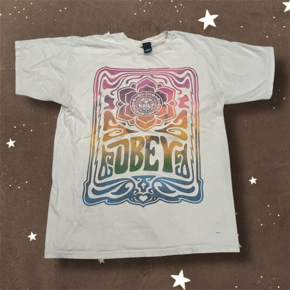 Cream Obey flower T-shirt with a relaxed fit
